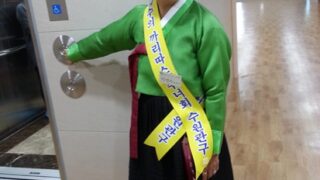 제1회 한가족의 날 행사때 봉사중인 성심회원