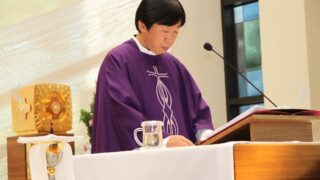 제2기 성심회원 서약미사중인 살레시오 수도회관구장 양승국 신부님